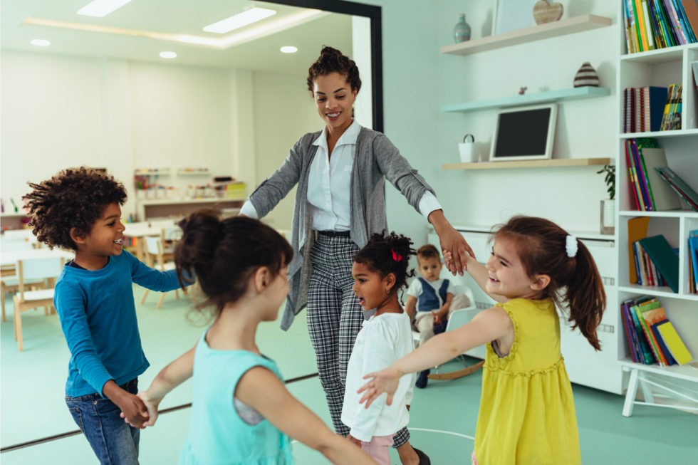 Devenir éducateur de jeunes enfants (EJE) pour sa reconversion