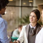 Souhaiter la bienvenue à un nouveau collaborateur