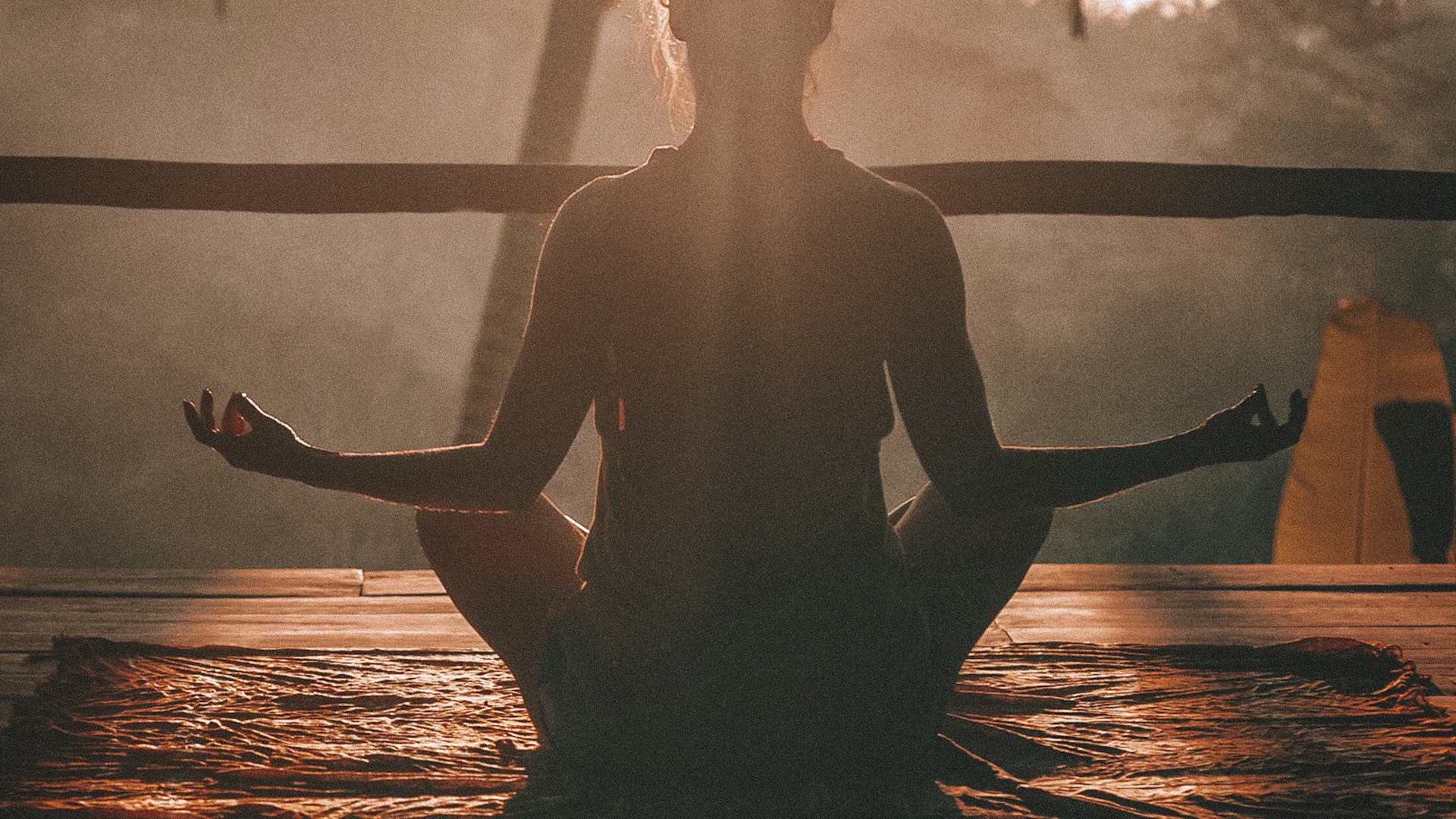 Cours de yoga en extérieur