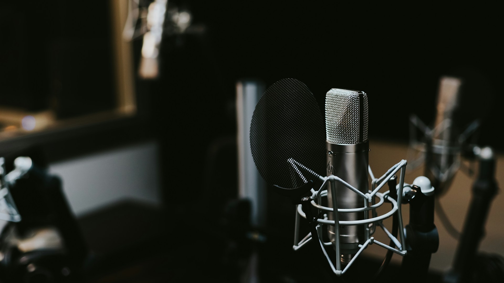microphone de studio pour enregistrement voix-off